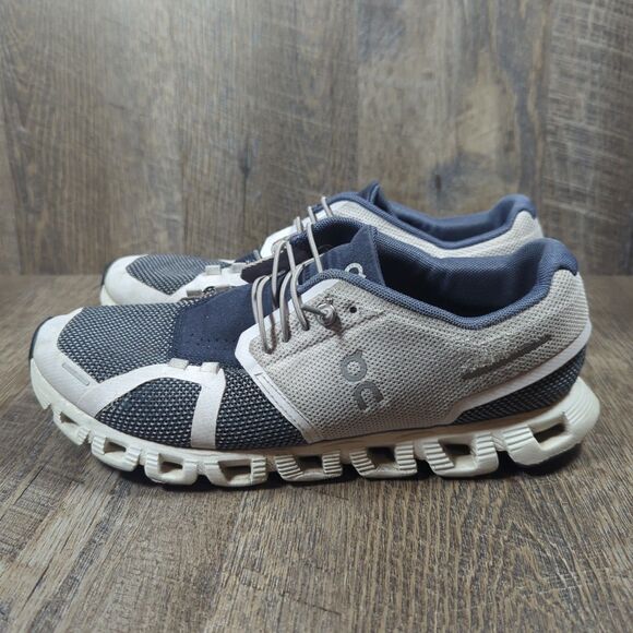 On Running Athletic Shoes in Black and Gray - Picture 5 of 12